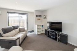 2/2 Tranquil Place Shearwater TAS 7307