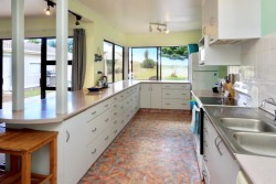 129 Pukehina Parade, Pukehina, Western Bay Of Plenty, Bay Of Plenty New Zealand