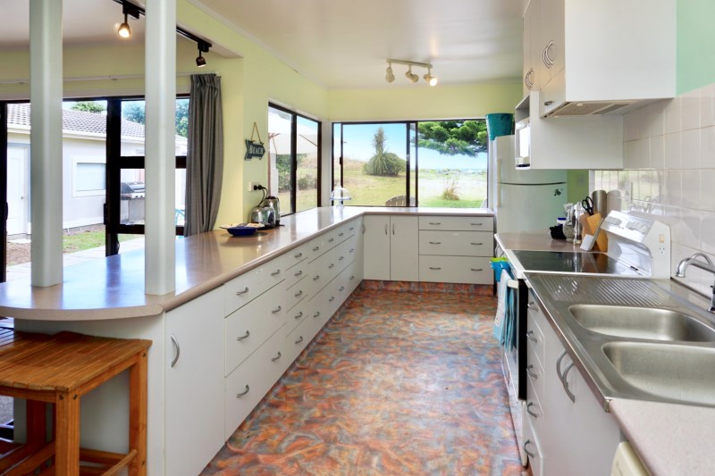 129 Pukehina Parade, Pukehina, Western Bay Of Plenty, Bay Of Plenty New Zealand