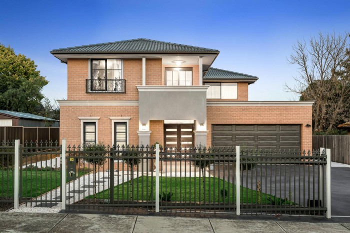 14 Graham Rd, Knoxfield VIC 3180