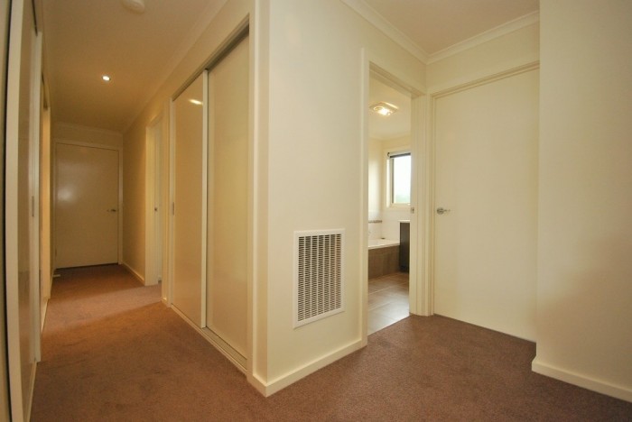 4/710 Geelong Road, Canadian, VIC 3350, Australia