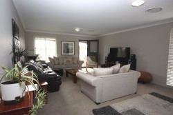 26 Bowden Street, Singleton Heights, NSW 2330, Australia