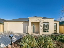 11 Telegraph Road, Seaford Meadows, SA 5169