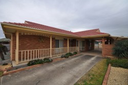 337 Shirleen Cres, Lavington NSW 2641, Australia