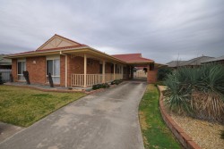 337 Shirleen Cres, Lavington NSW 2641, Australia