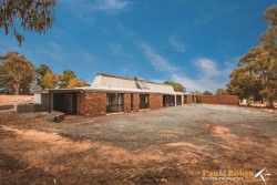 696 Old Cooma Road, Googong NSW 2620, Australia