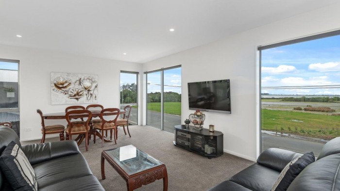 52 Mccormacks Bay Rd, Mount Pleasant, Christchurch 8081, New Zealand
