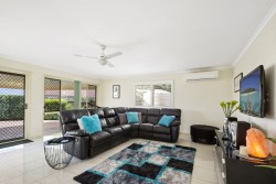 2 Osborne Court, Kearneys Spring, QLD 4350, Australia