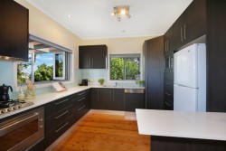 2 Balmer Crescent, Woonona, NSW 2517, Australia
