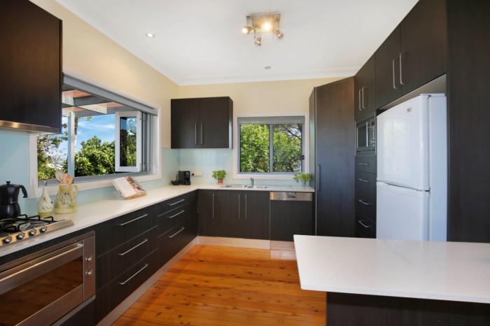 2 Balmer Crescent, Woonona, NSW 2517, Australia