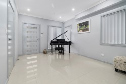 15A Templeton Crescent, Moorebank, NSW 2170, Australia