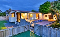 23 Bluewater Pl, Wattle Downs, Auckland 2103, New Zealand