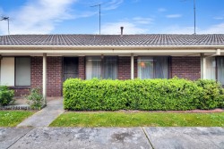 2/424 Forest Street Wendouree VIC 3355 Australia