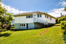 3 Longcroft Terrace, Newlands, Wellington City 6037, New Zealand