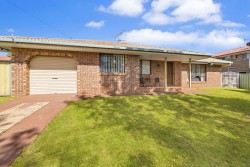 3 Kuhn Street, Kearneys Spring, QLD 4350, Australia