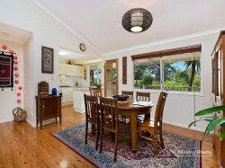 299 Corks Pocket Rd, Reesville QLD 4552, Australia