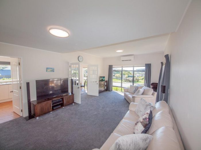 1 Furlong Crescent, Churton Park, Wellington, New Zealand