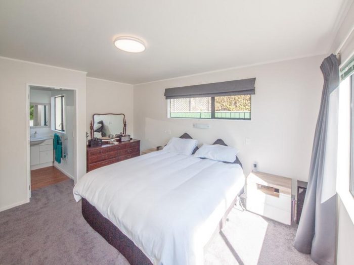 1 Furlong Crescent, Churton Park, Wellington, New Zealand