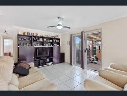 58 Lenthall St,Aldershot QLD 4650, Australia