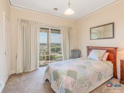 4 Rangeview Pl, Canning Vale WA 6155, Australia