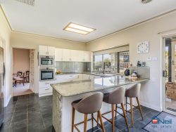 4 Rangeview Pl, Canning Vale WA 6155, Australia