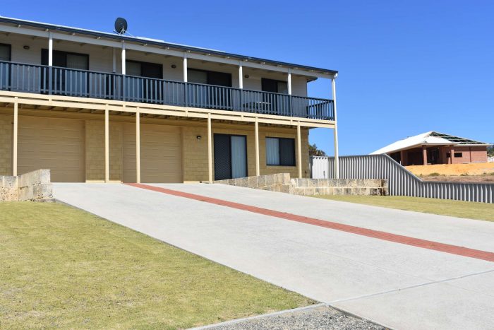 10A LARWOOD Elbow Seabird WA 6042 Australia