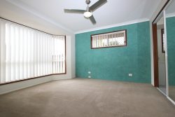 13 Colombard Pl, Heritage Park QLD 4118, Australia