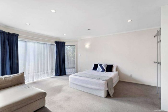 11 Catlin Place, Fairview Heights, Auckland City, Auckland, 0632, New Zealand
