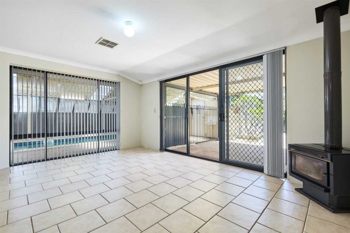 17 Waylen Square, Beeliar WA 6164, Australia
