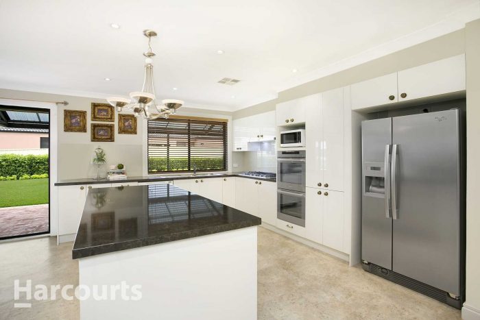 14 Englorie Park Dr, Glen Alpine NSW 2560, Australia