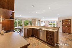 20 Glenview Ct, Croydon North VIC 3136, Australia