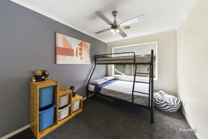 60 Oaklands Way Pakenham VIC 3810 Australia