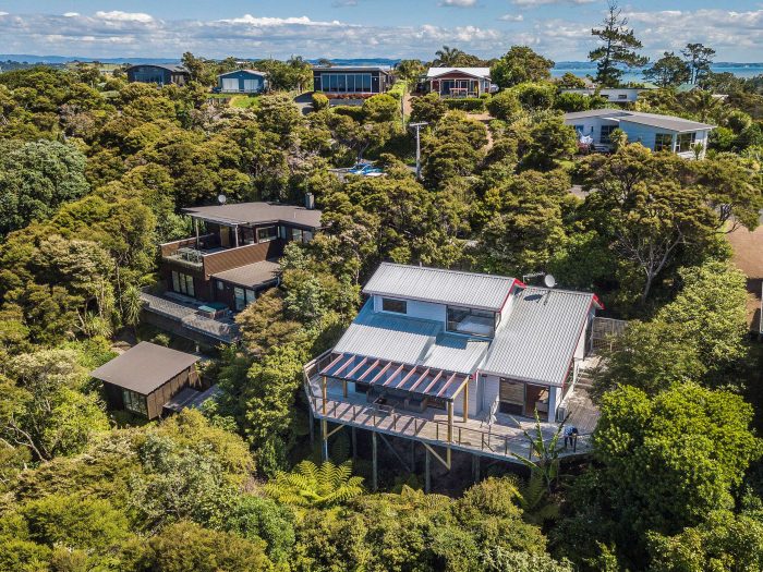 73 Queens Drive, Oneroa, Waiheke Island 1081, Auckland, New Zealand