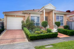 Unit 2/230 Waverley Rd, Mount Waverley VIC 3149, Australia