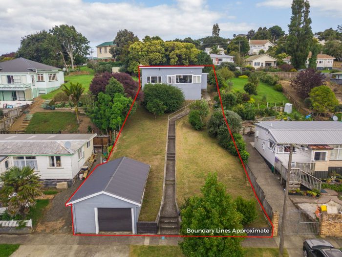 15 Awaroa Road, Helensville, Rodney 0800