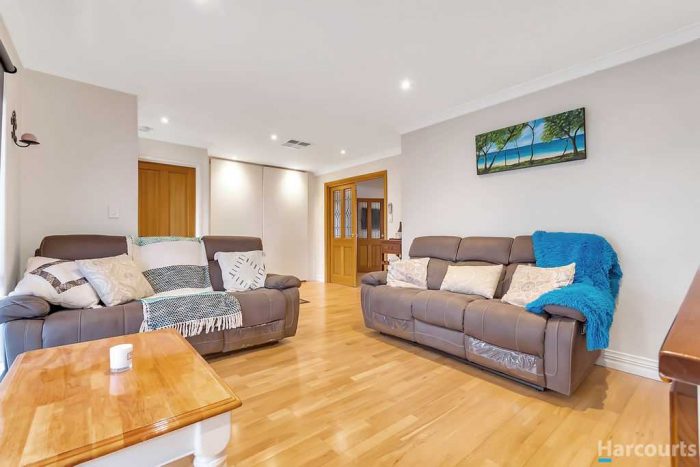 14 Cherry Hills Crescent Connolly WA 6027 Australia