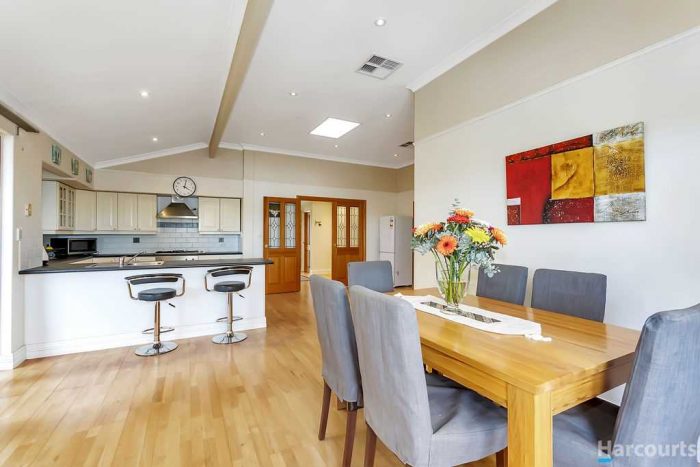 14 Cherry Hills Crescent Connolly WA 6027 Australia