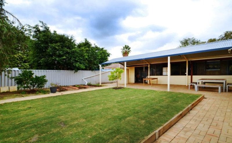 9 Swincer Way Koondoola WA 6064 Australia