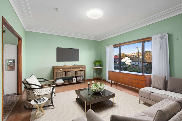34 Karrabah Cres Lake Heights NSW 2502, Australia
