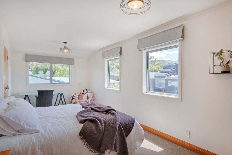 16 Commodore Parry Road, Castor Bay, North Shore City, Auckland, 0620, New Zealand