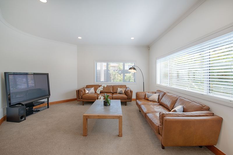 16 Commodore Parry Road, Castor Bay, North Shore City, Auckland, 0620, New Zealand