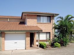 12/220 Newbridge Rd, Moorebank NSW 2170, Australia