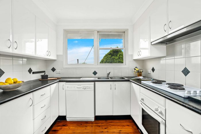 26 Ocean St Mount St Thomas NSW 2500, Australia