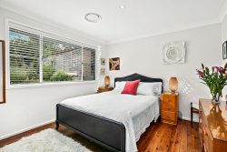 26 Ocean St Mount St Thomas NSW 2500, Australia