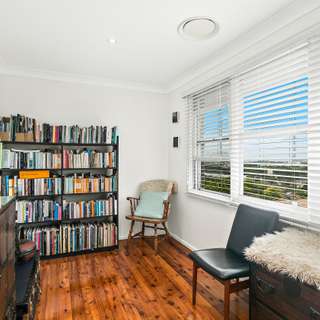 26 Ocean St Mount St Thomas NSW 2500, Australia