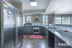91 Seville Drive Seville Grove WA 6112 Australia
