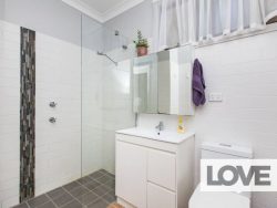 21 York Cres, Belmont North NSW 2280, Australia