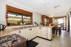 5 Sinnett Ct West Wodonga VIC 3690, Australia