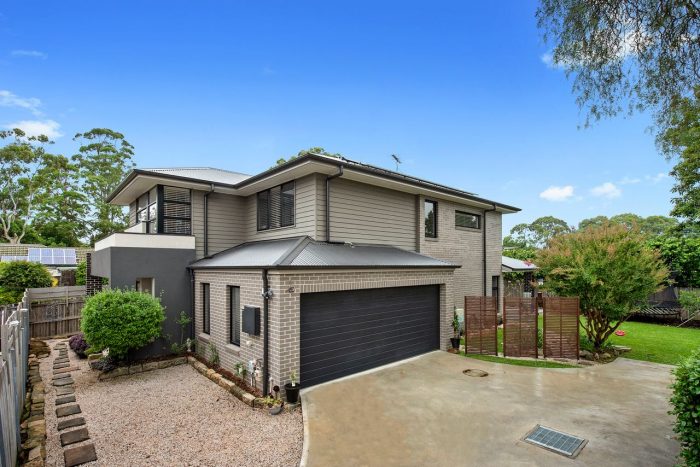 11 Glenview Rd, Mount Kuring-Gai NSW 2080, Australia