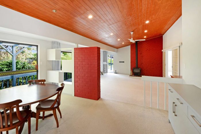 2 Montclair Rise Browns Bay North Shore City 0630 New Zealand